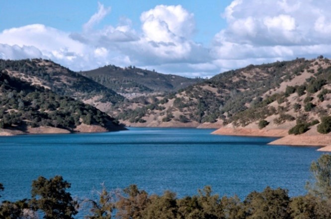 New Melones Lake